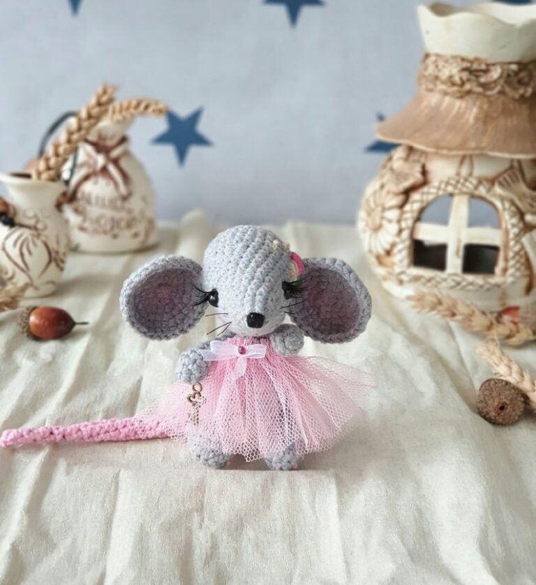 Amigurumi Mouse in Overalls Free Pattern – Amigurumi