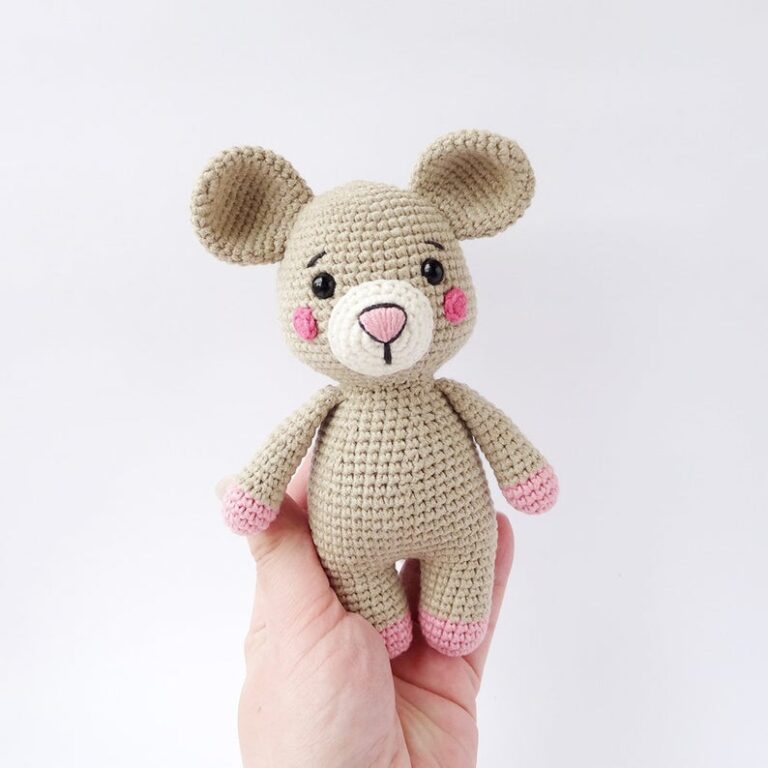 Amigurumi Mouse in Overalls Free Pattern – Amigurumi